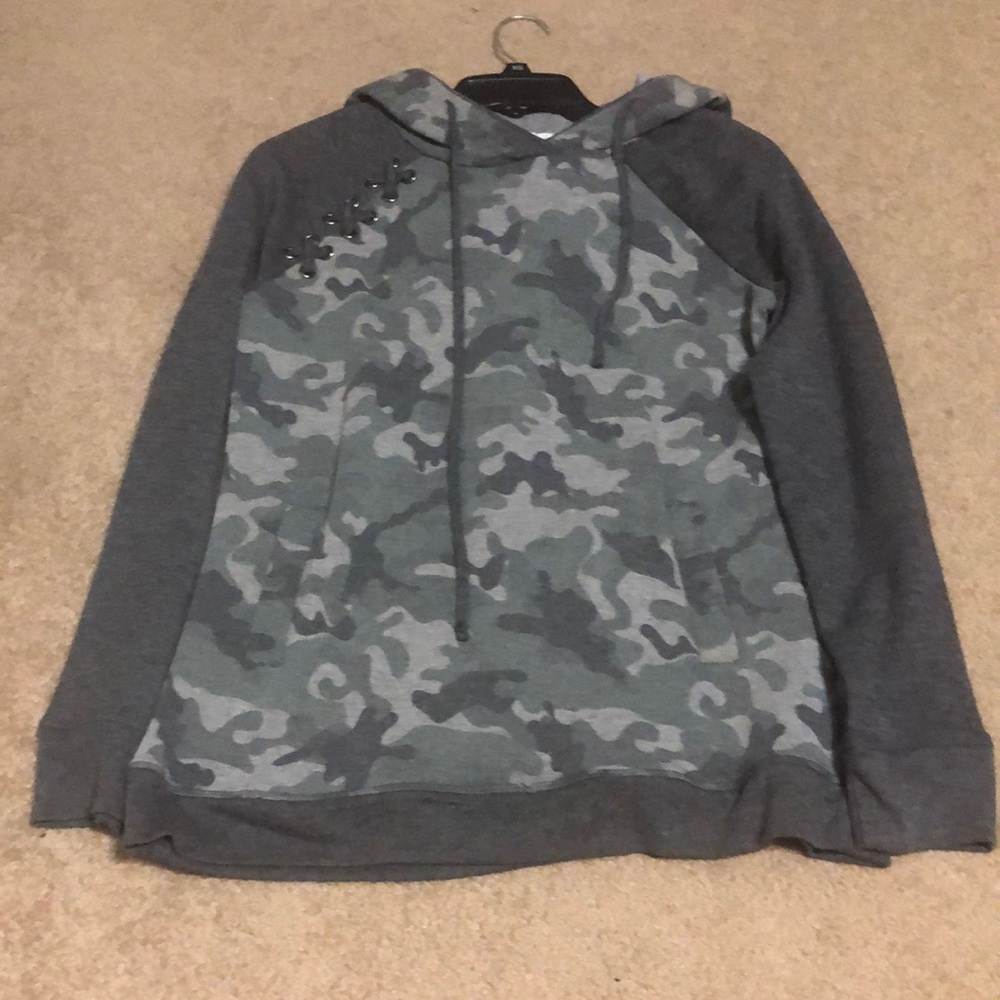 Maurice’s long sleeve hoodie